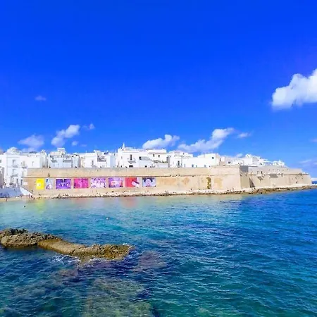 Bed & Breakfast La Torre E Il Mare By Sthey 3*
